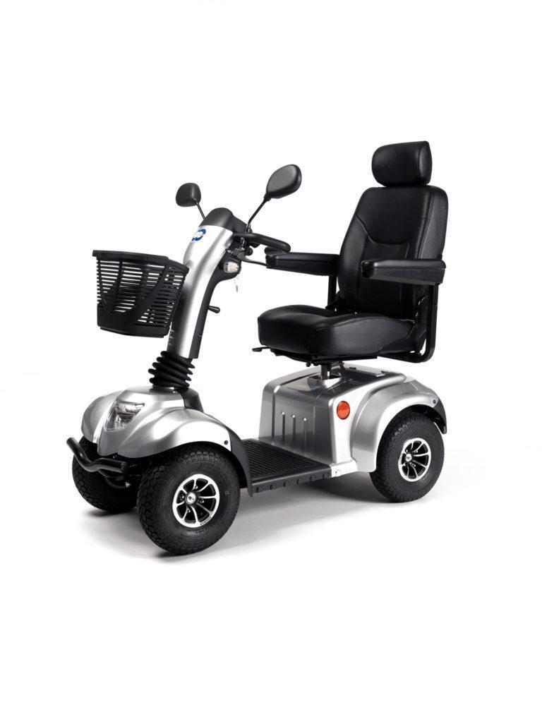 Scooter modelo Ceres SE de la marca Vermeiren, disponible en color gris plata.