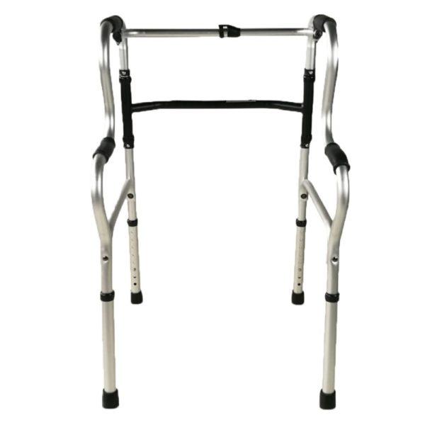 Cuenta con empuñaduras a dos alturas, muy útiles a la hora de levantase de la cama o silla.