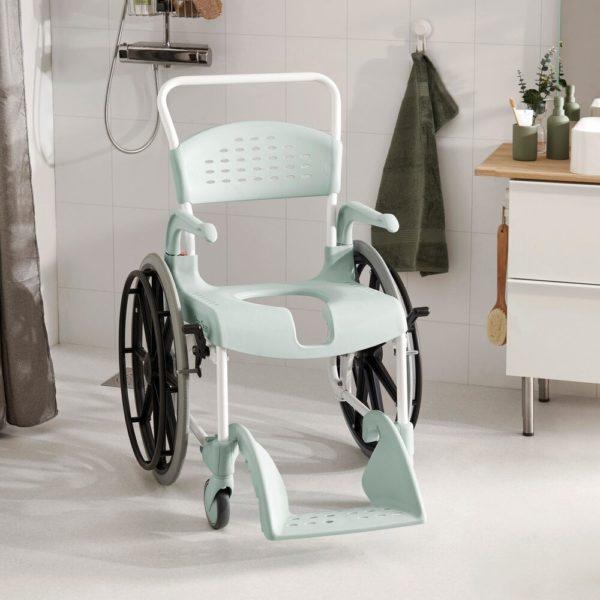 CLEAN con ruedas de 24" es una silla muy resistente, fiable y cómoda. Todos sus componentes son de la mejor calidad. Es un referente en cuanto a sillas de ruedas para ducha.