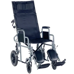 La silla de ruedas Apolo R plegable con respaldo reclinable. Es una silla de ruedas de estructura robusta en acero, con diseño ergonómico y respaldo reclinable. El asiento de 43 cm está acompañado por reposapiés elevables y un reposacabezas acolchado, ofreciendo máxima comodidad. Su chasis plegable permite un fácil transporte y almacenamiento. El acabado en color oscuro transmite elegancia y funcionalidad, ideal para uso clínico o doméstico.